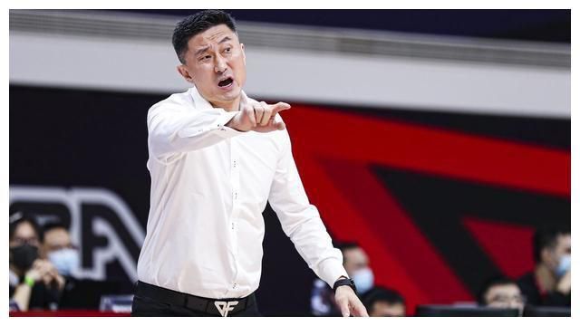 小学生穿白丝